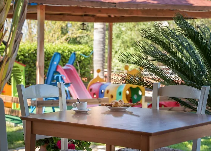 Armonia Boutique 아파트호텔 Méson Yerakaríon